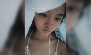露臉女高自拍