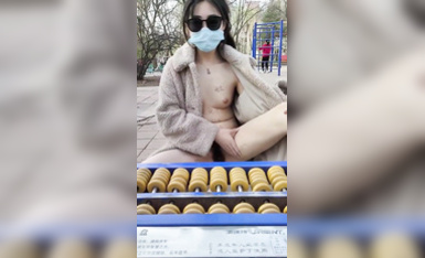 戶外露出女神『兔兔愛露出』公園超市各種人前露出尿尿啪啪紫薇太刺激了忍不住噴了各種反差行為 (5)